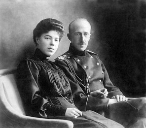 GRAND_DUCHESS_OLGA_ALEXANDROVNA_WITH_HER_FIRST_HUS_35244488.