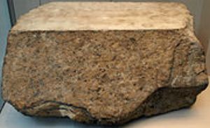180px-KhufuPyramidCasingStone-BritishMuseum-August19-08.