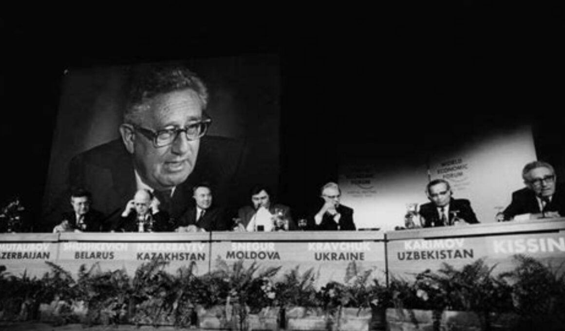 1992-Davos-Kissinger-1160x680-1.