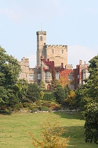 200px-Hornby_Castle%2C_Lancashire_%282%29.
