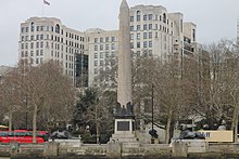 220px-Cleopatara's_Needle%2C_London_as_seen_from_the_Thames_River.