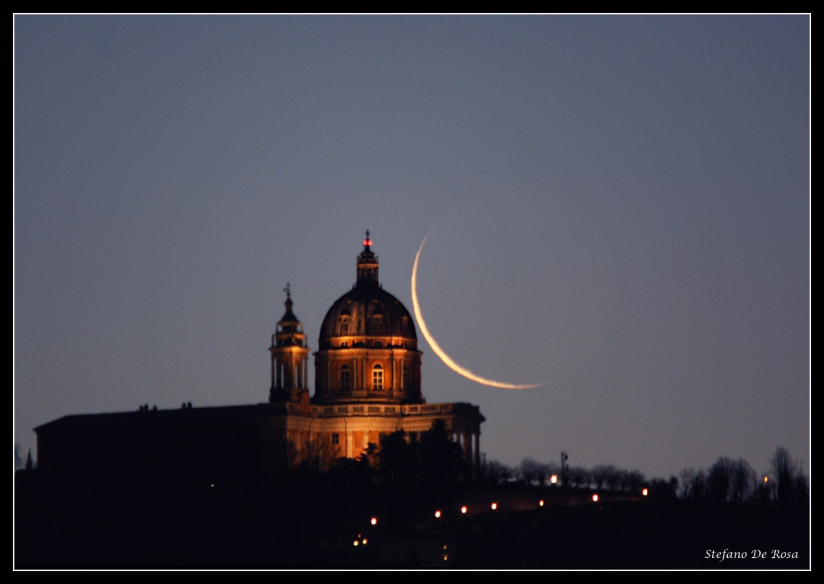 a-contact-with-the-old-moon-btn1.
