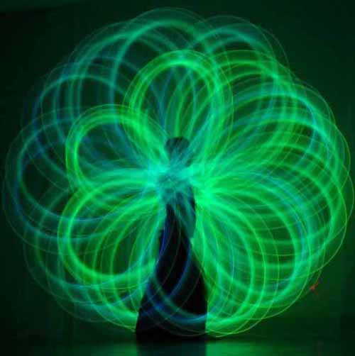 circlesgreenwoman500.