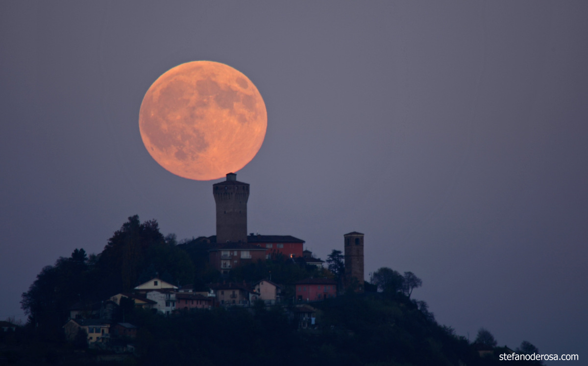 full-moon-over-the-castle-of-santa-vittoria.