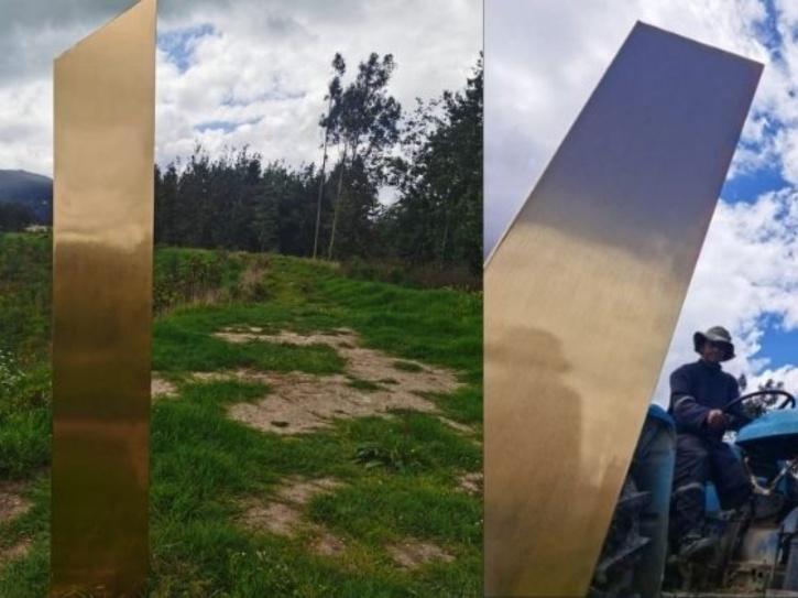 Gold-Monolith_5fd06500d2fdb.