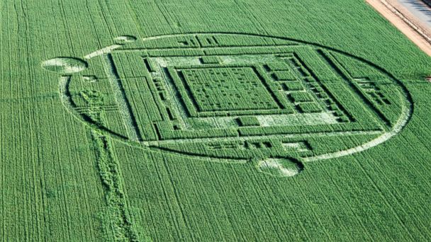 HT_crop_circle_04_jef_131231_16x9_608.