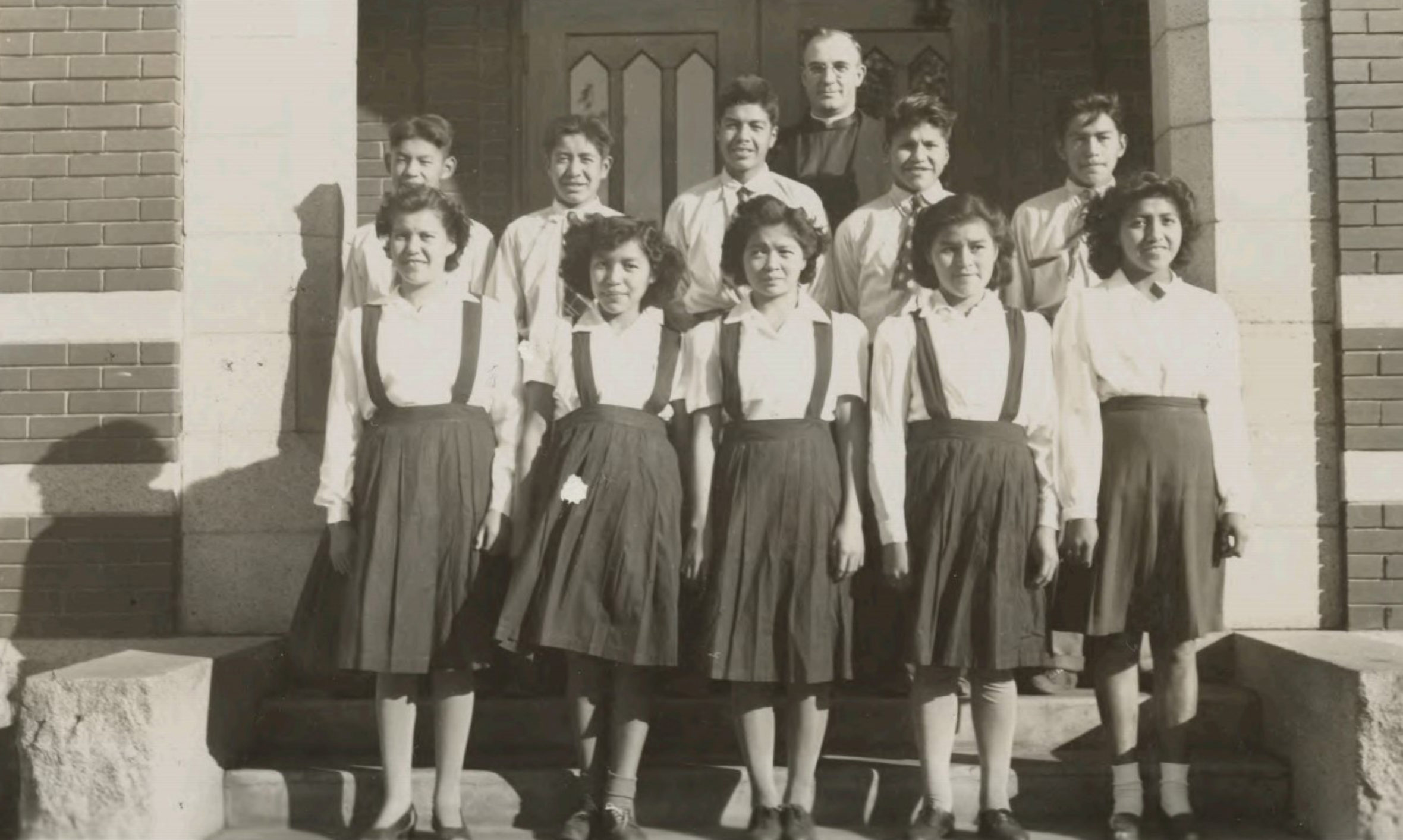 kamloops-school-10-students.