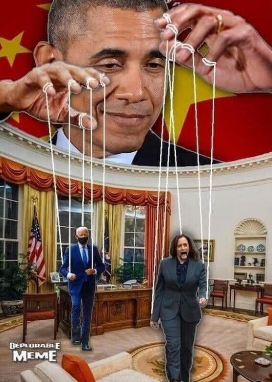 OBAMATHEHEADPUPPETTEER.JPG