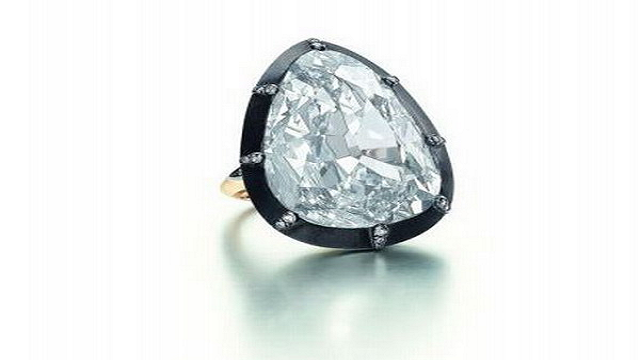 Pear-Shaped-Golconda-Diamond-Ring.