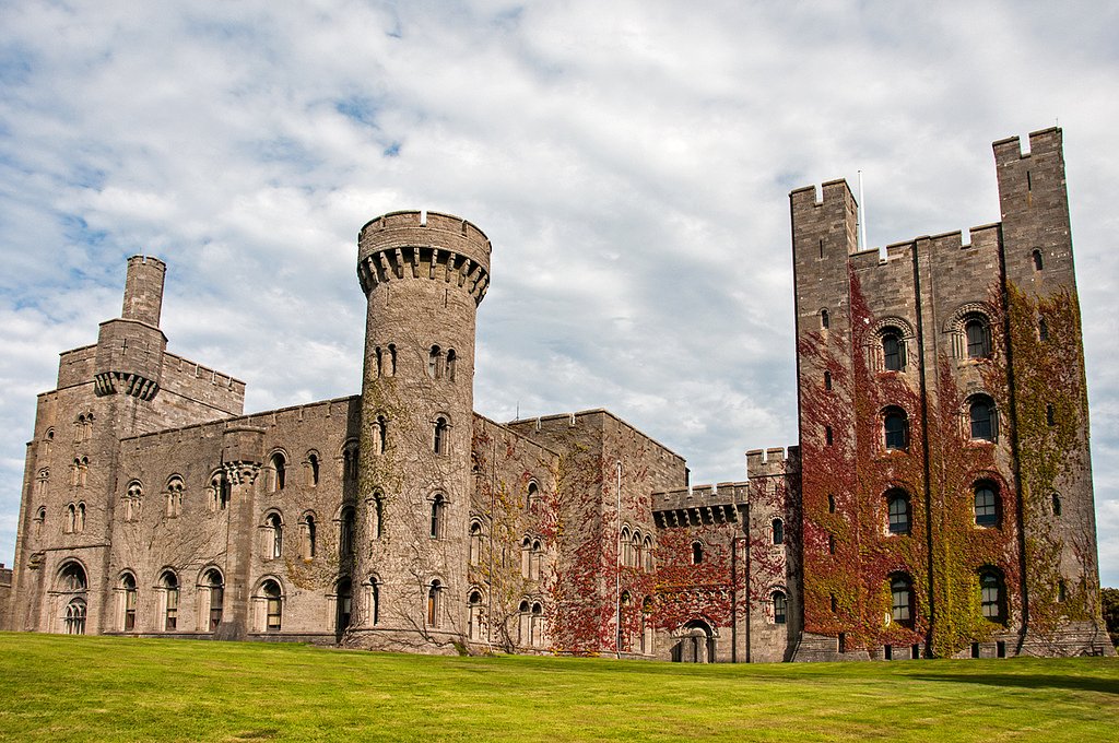 Penrhyn_Castle_Wales.
