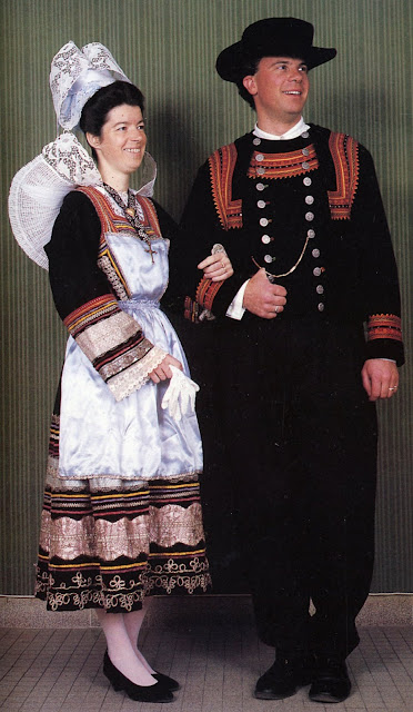 pont-aven+couple.