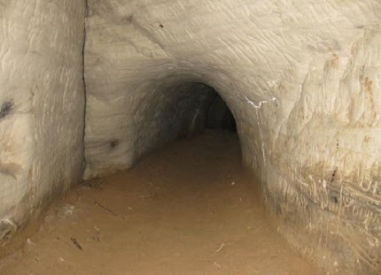 powells_cave.