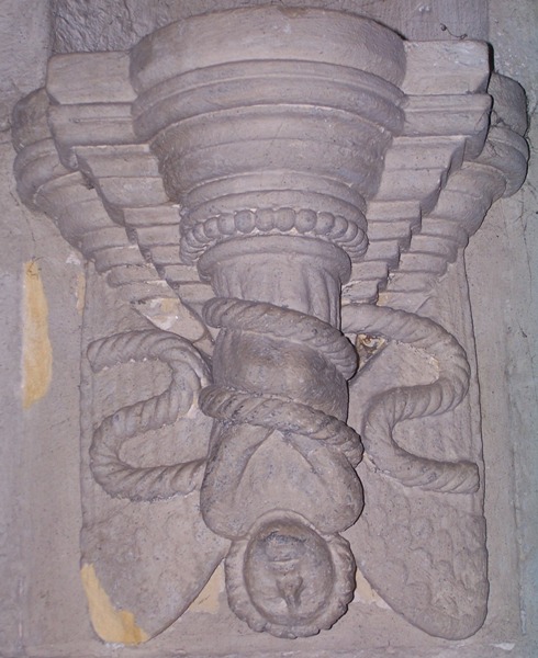 Rosslyn_Chapel_20061213_Fallen_angel.