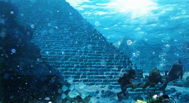 Underwater-pyramid-1-640x350.