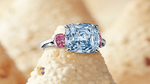 Vivid-Blue-Diamond-Ring.
