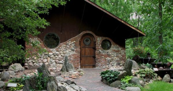 w&riu=http%3a%2f%2fwondrouspics.com%2fwp-content%2fuploads%2f2013%2f03%2fhobbit-house-10-600x315.