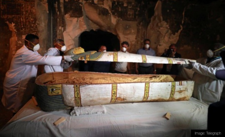 Whats-Inside-The-Tomb.