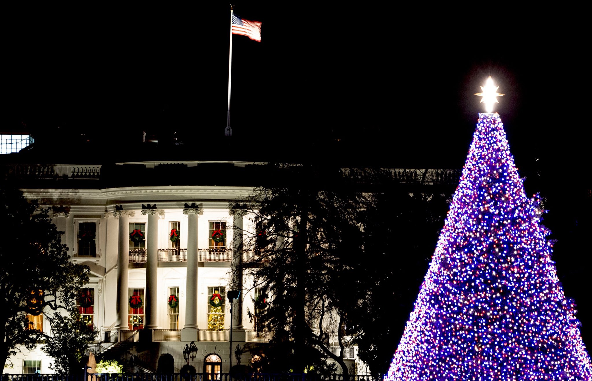 xmaswhitehouse.