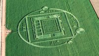 HT_crop_circle_03_jef_131231_16x9_608.