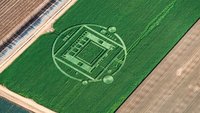 HT_crop_circle_02_jef_131231_16x9_608.